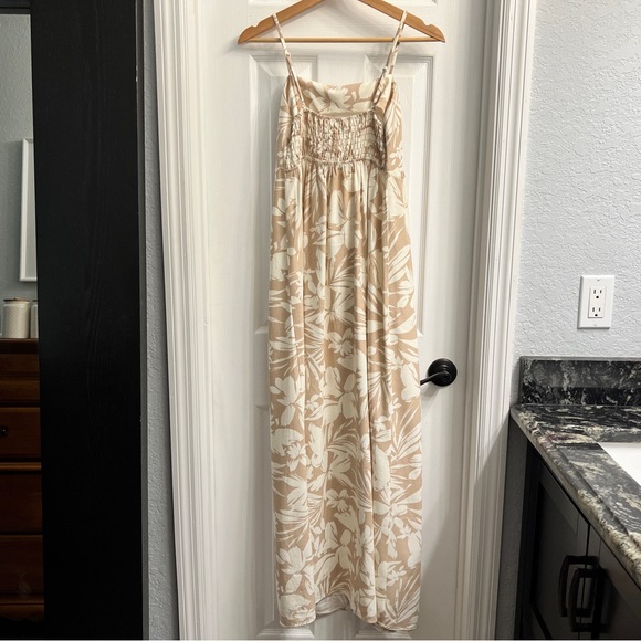 Monteau Los Angeles Linen Blend Dress - Picture 2 of 6